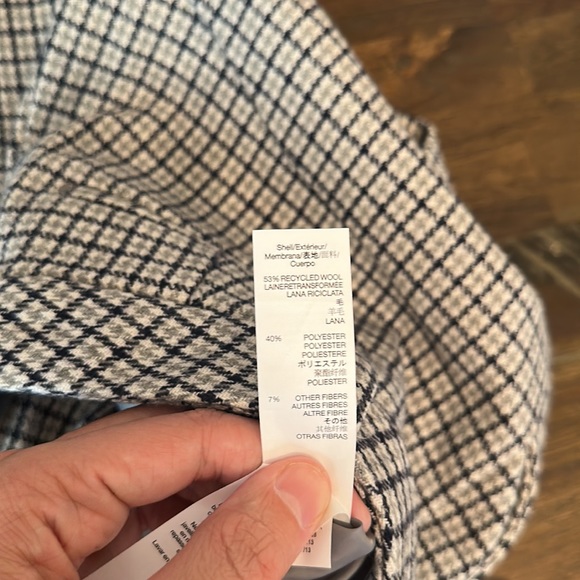 Size 4 - GAP - wool blend shorts, plaid - grey/blue 4 pockets, lined inside EUC - Picture 5 of 6